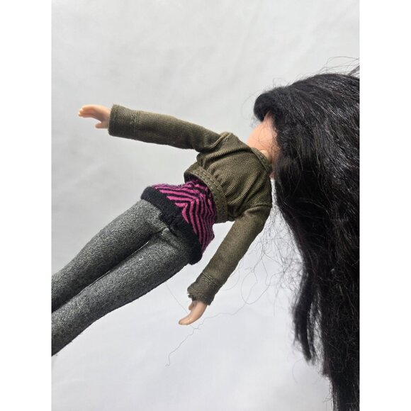 Bratz Jade 10th Anniversary Fashion Doll - Picture 13 of 14